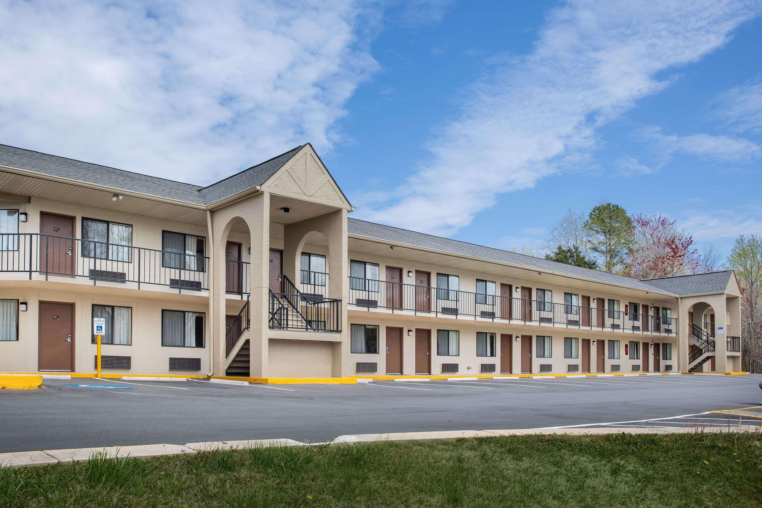 Super 8 By Wyndham Burlington Nc Motel Eksteriør bilde