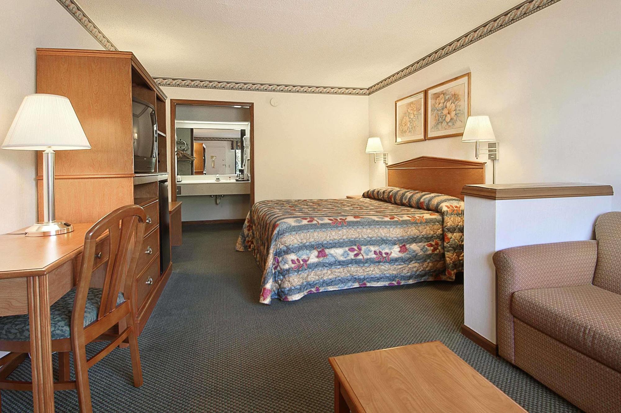 Super 8 By Wyndham Burlington Nc Motel Eksteriør bilde