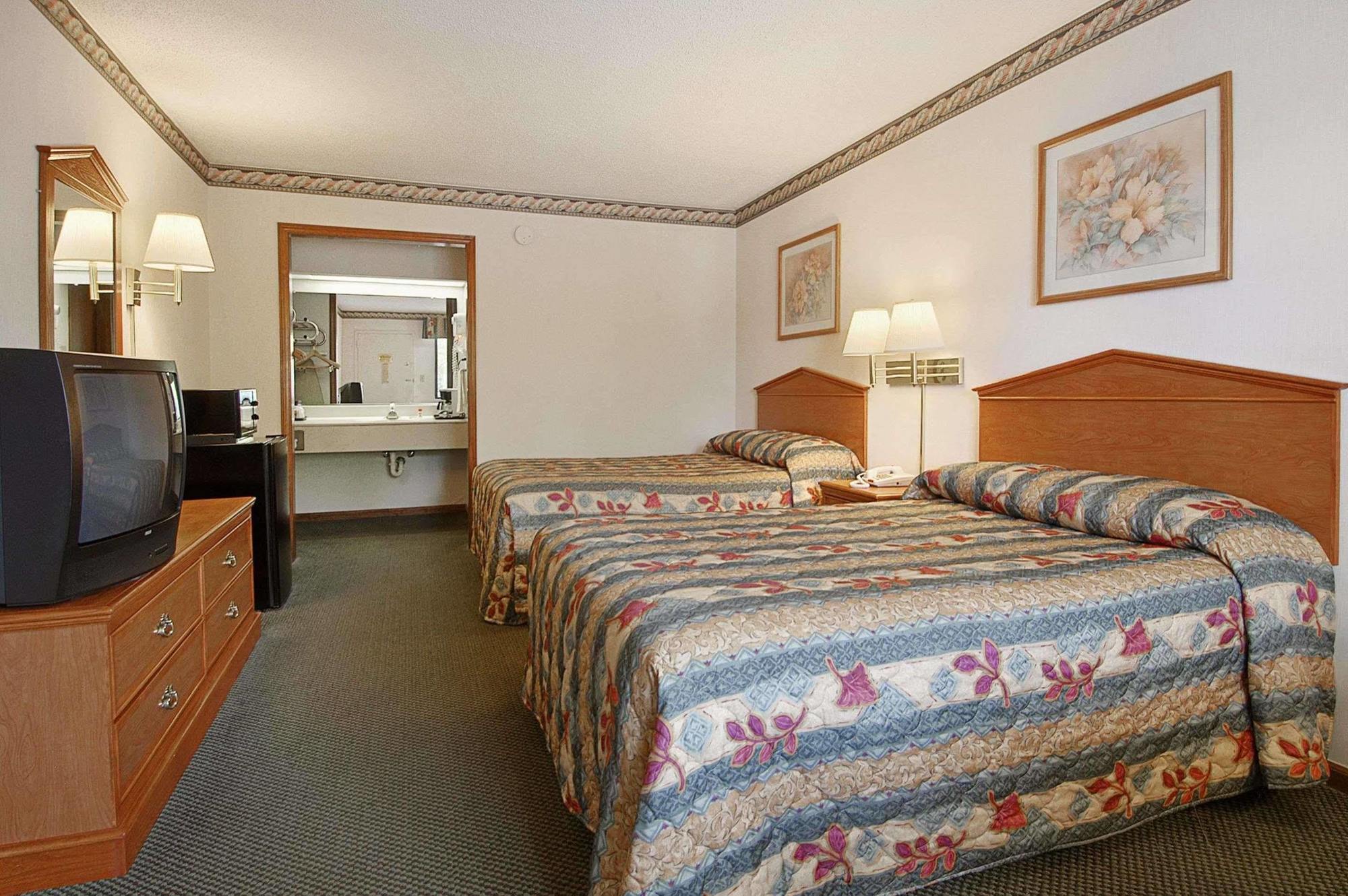 Super 8 By Wyndham Burlington Nc Motel Eksteriør bilde